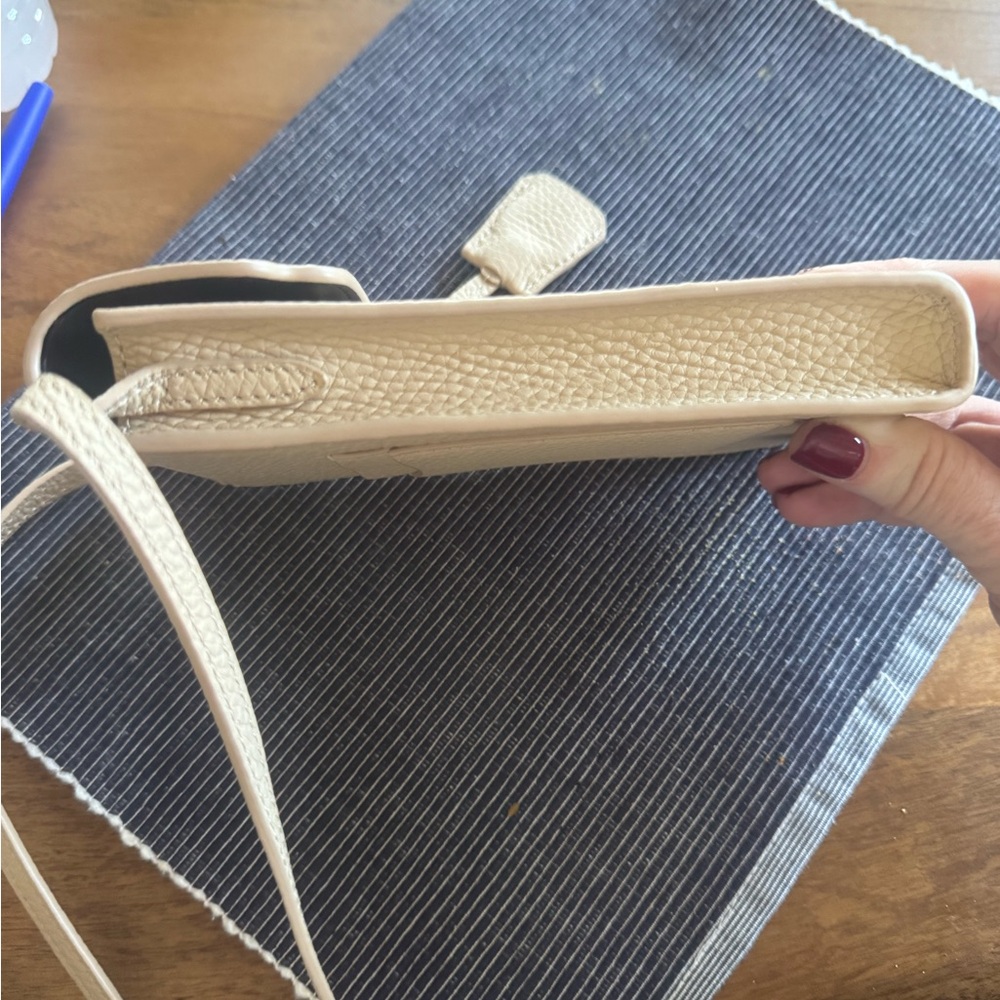 MAISON de SABRÉ - The Crossbody Phone Pouch - Picture 5 of 6